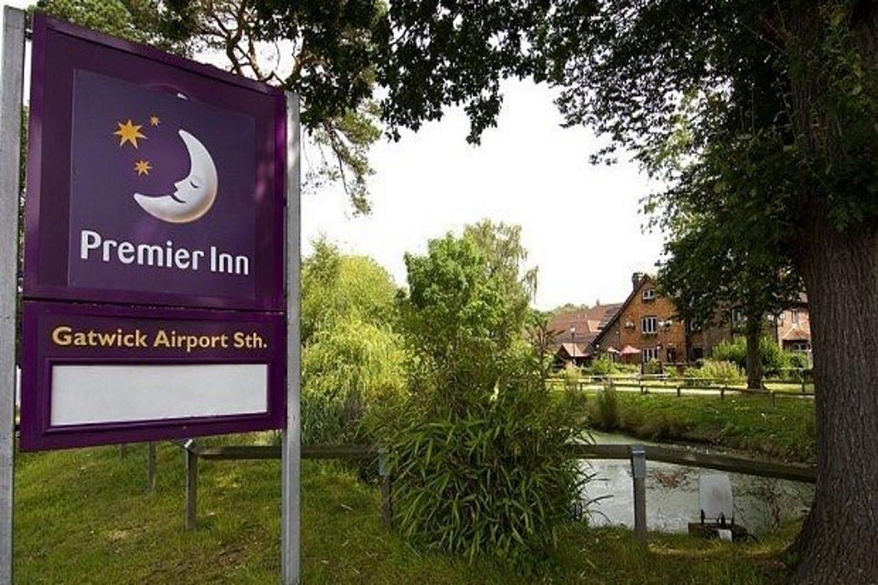 Premier Inn London Gatwick Airport South - London Road Crawley  Exterior foto